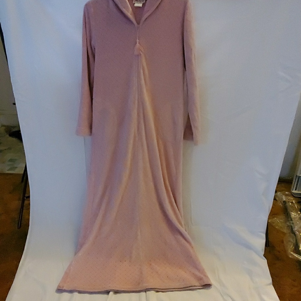 Sleeper Robe - Picture 2 of 4
